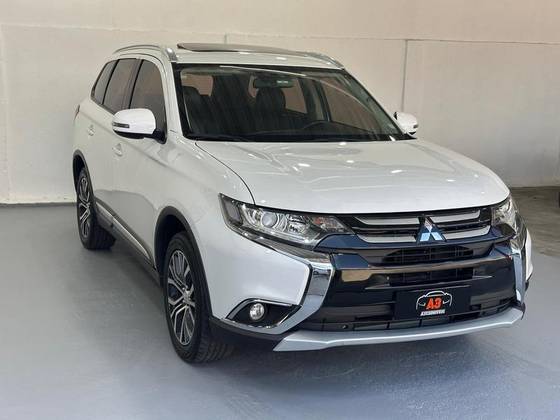 MITSUBISHI OUTLANDER 2.0 COMFORT 16V GASOLINA 4P AUTOMÁTICO MITSUBISHI OUTLANDER 2.0 COMFORT 16V GASOLINA 4P AUTOMÁTICO